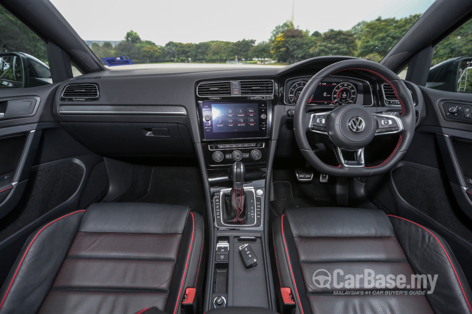 Volkswagen Golf GTI Mk7.5 (2018) Interior