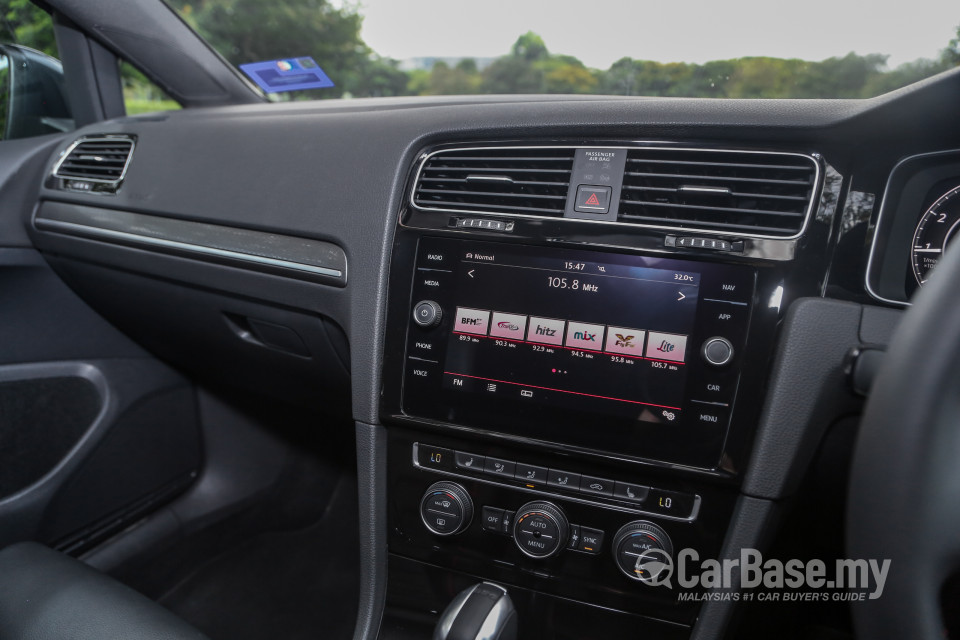 Volkswagen Golf GTI Mk7.5 (2018) Interior