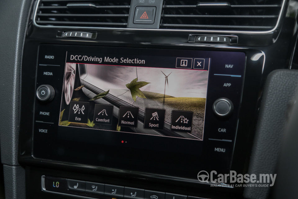 Volkswagen Golf GTI Mk7.5 (2018) Interior