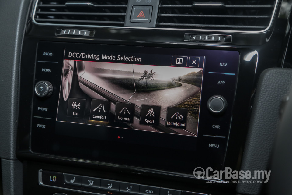 Volkswagen Golf GTI Mk7.5 (2018) Interior
