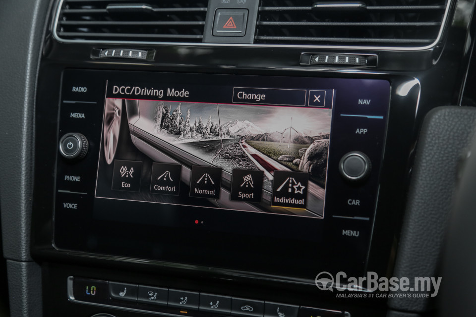 Volkswagen Golf GTI Mk7.5 (2018) Interior