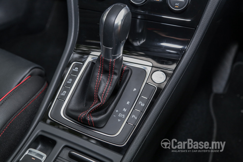 Volkswagen Golf GTI Mk7.5 (2018) Interior