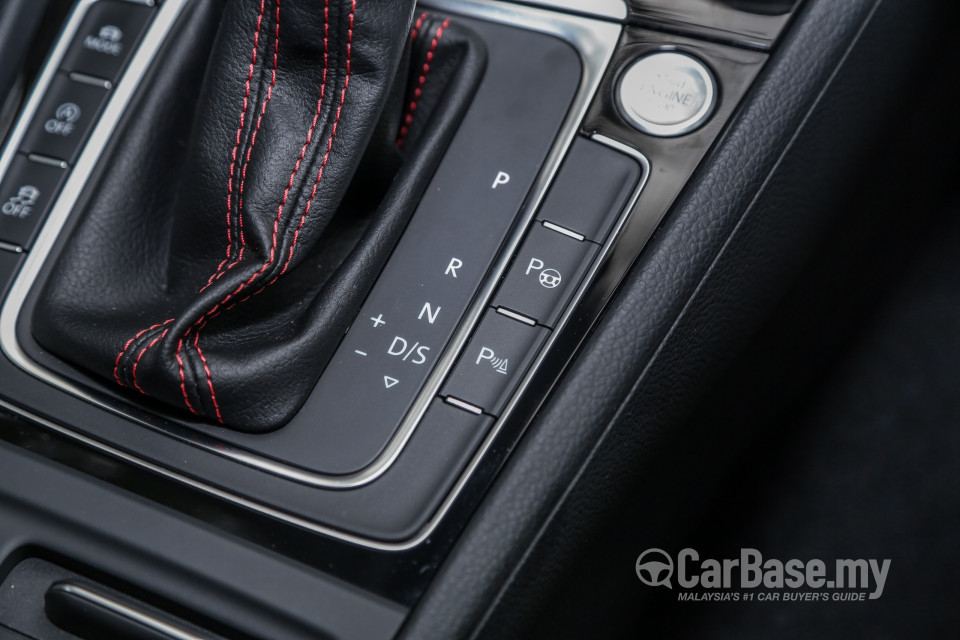 Volkswagen Golf GTI Mk7.5 (2018) Interior