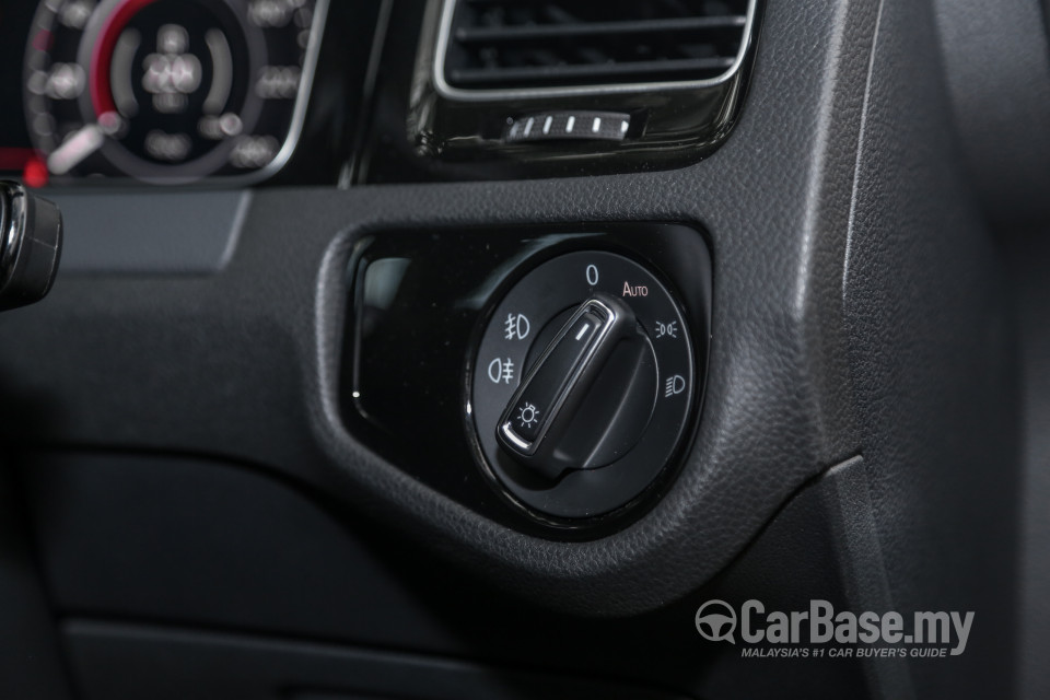 Volkswagen Golf GTI Mk7.5 (2018) Interior