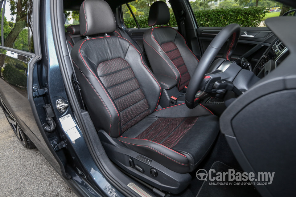 Volkswagen Golf GTI Mk7.5 (2018) Interior