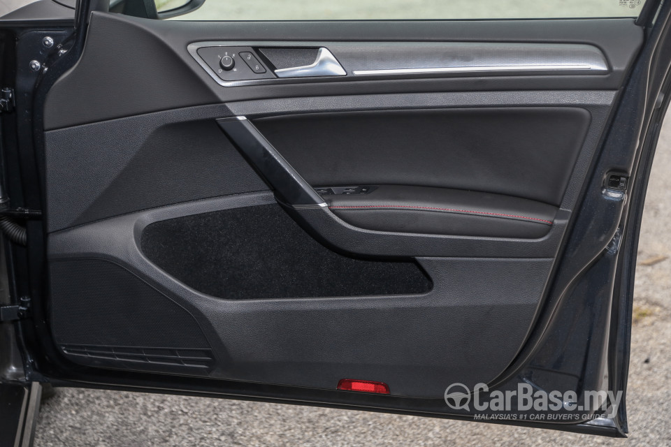 Volkswagen Golf GTI Mk7.5 (2018) Interior