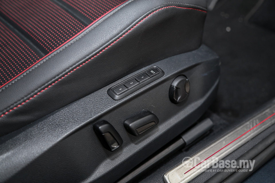 Volkswagen Golf GTI Mk7.5 (2018) Interior