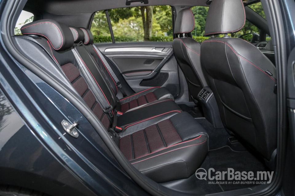 Volkswagen Golf GTI Mk7.5 (2018) Interior