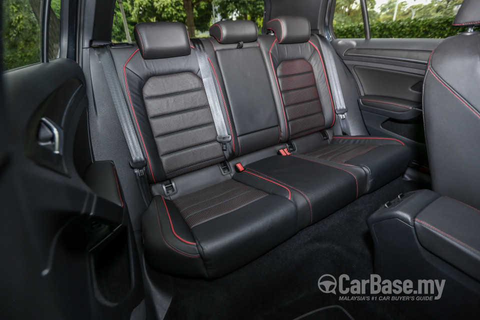 Volkswagen Golf GTI Mk7.5 (2018) Interior