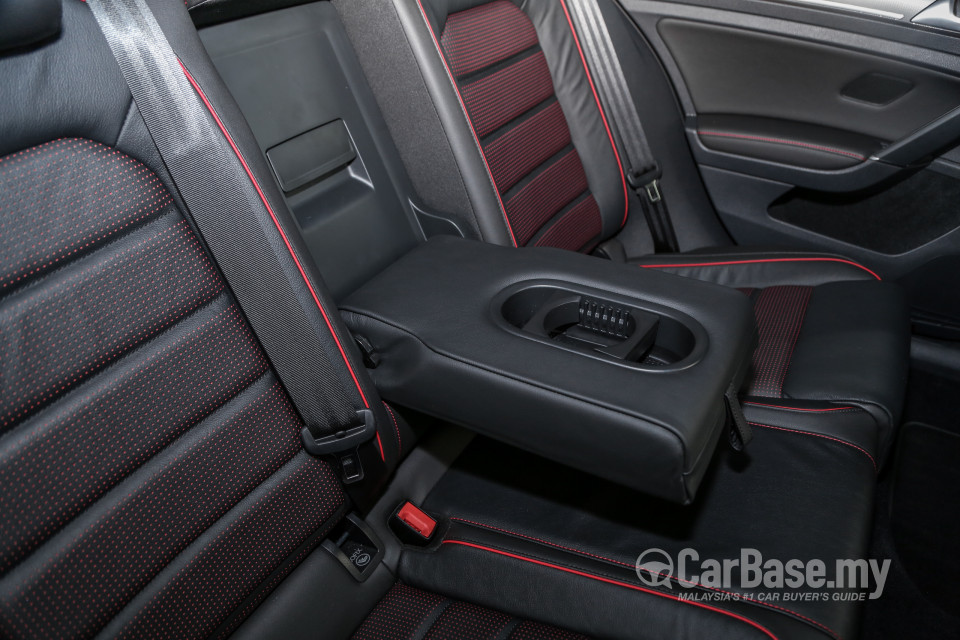 Volkswagen Golf GTI Mk7.5 (2018) Interior