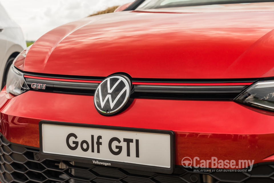 Volkswagen Golf GTI Mk8 (2022) Exterior