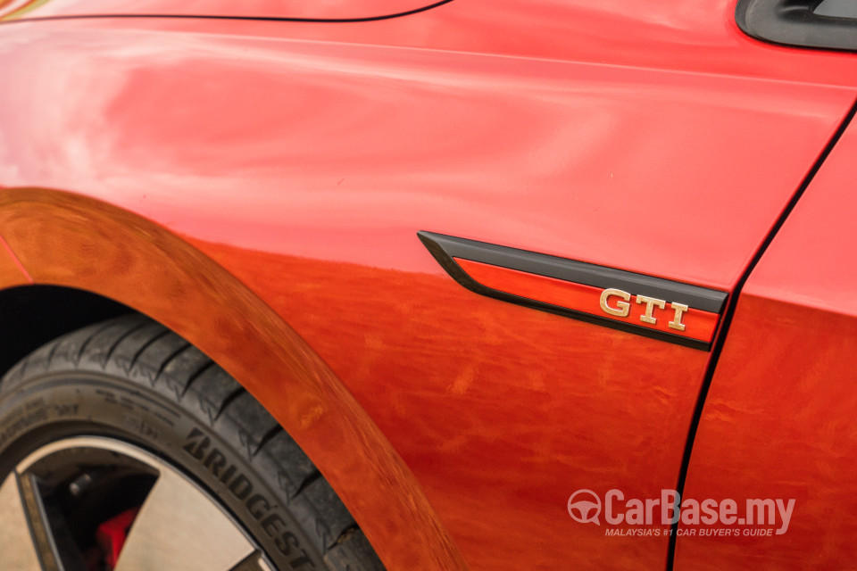 Volkswagen Golf GTI Mk8 (2022) Exterior
