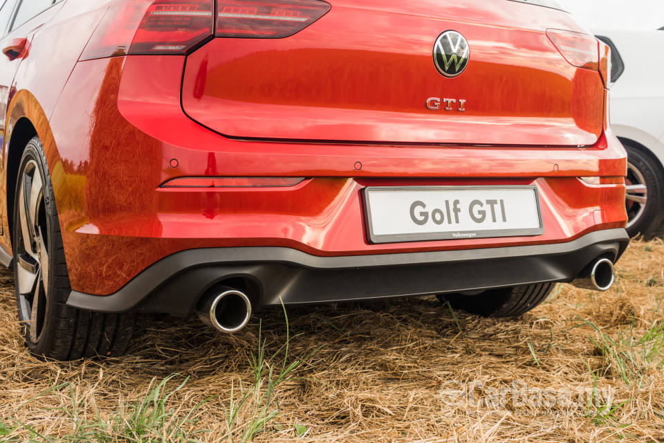 Volkswagen Golf GTI Mk8 (2022) Exterior