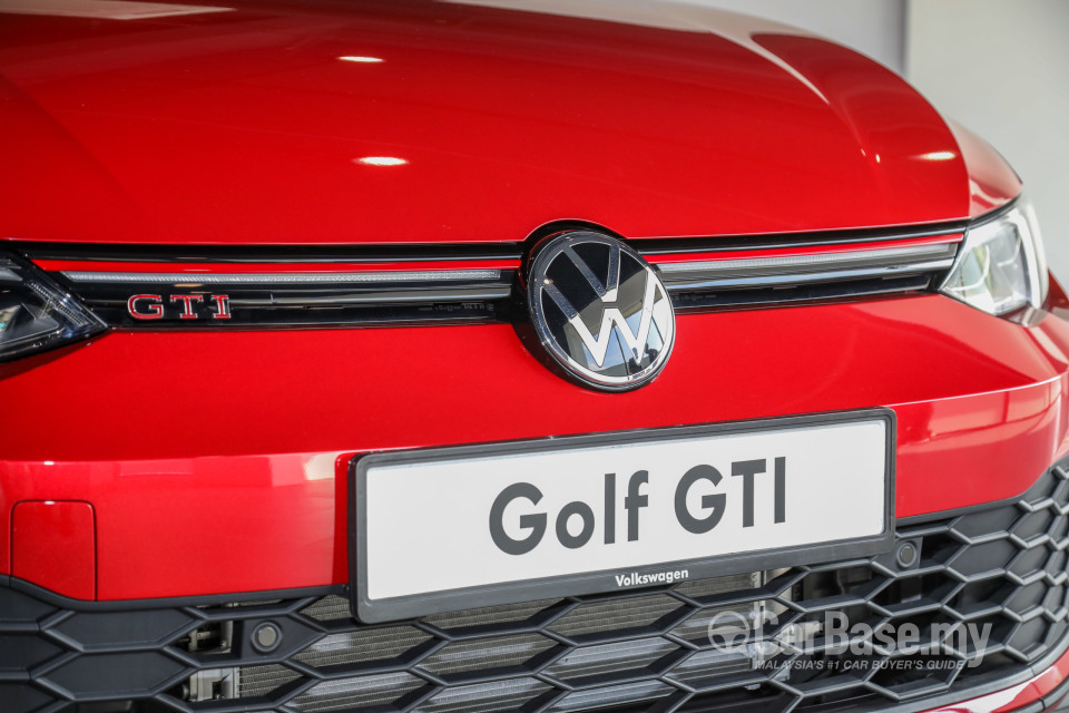 Volkswagen Golf GTI Mk8 (2022) Exterior