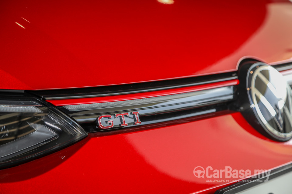 Volkswagen Golf GTI Mk8 (2022) Exterior
