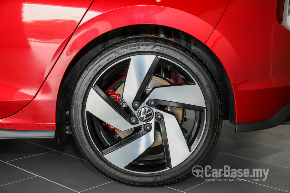 Volkswagen Golf GTI Mk8 (2022) Exterior