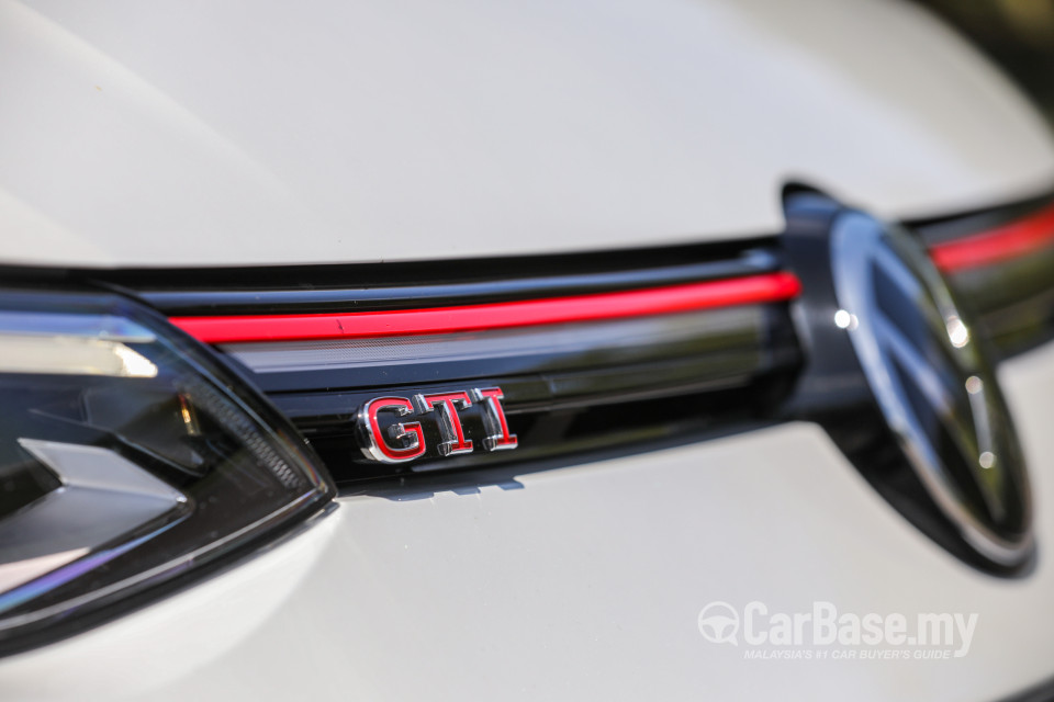 Volkswagen Golf GTI Mk8 (2022) Exterior