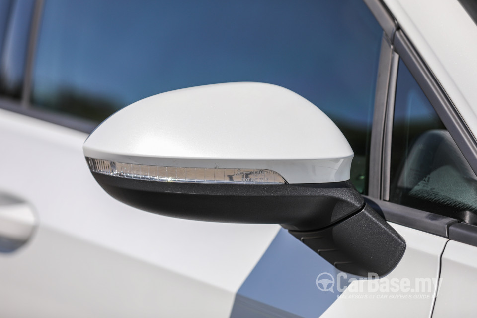Volkswagen Golf GTI Mk8 (2022) Exterior
