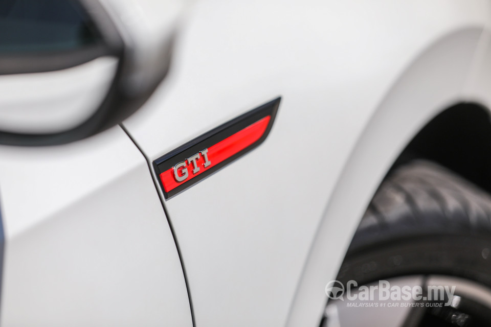 Volkswagen Golf GTI Mk8 (2022) Exterior