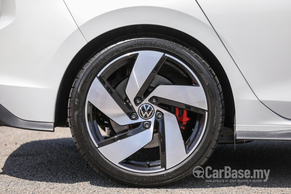 Volkswagen Golf GTI Mk8 (2022) Exterior