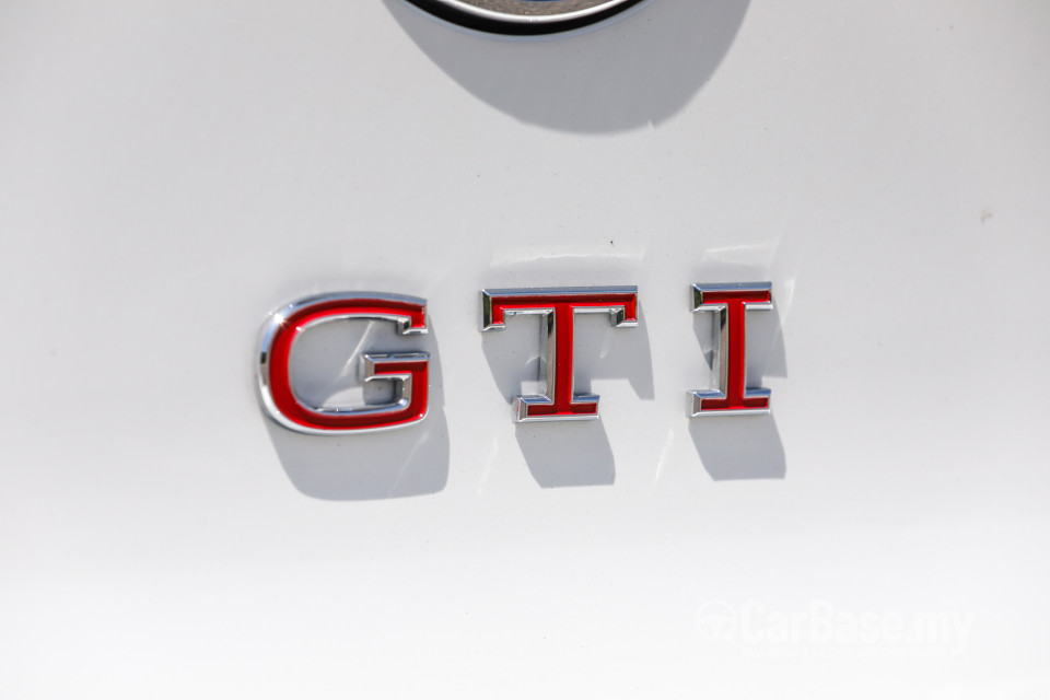 Volkswagen Golf GTI Mk8 (2022) Exterior