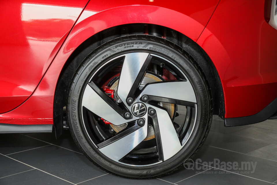 Volkswagen Golf GTI Mk8 (2022) Exterior