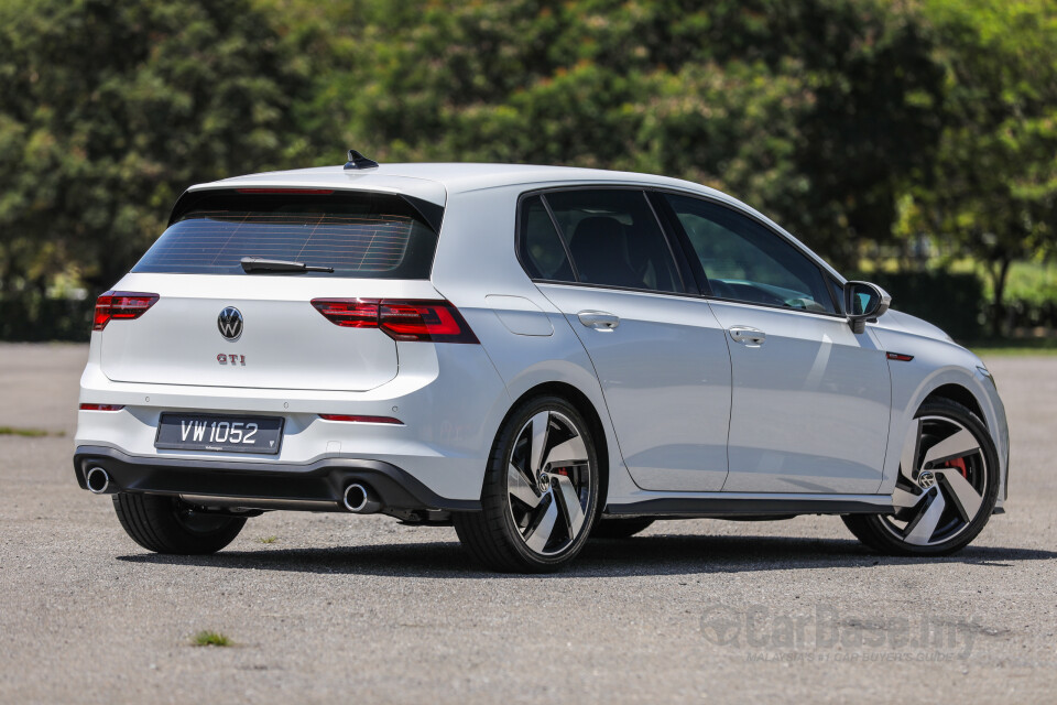Volkswagen Golf GTI Mk8 (2022) Exterior