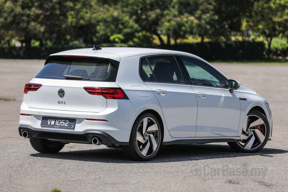 Volkswagen Golf GTI Mk8 (2022) Exterior