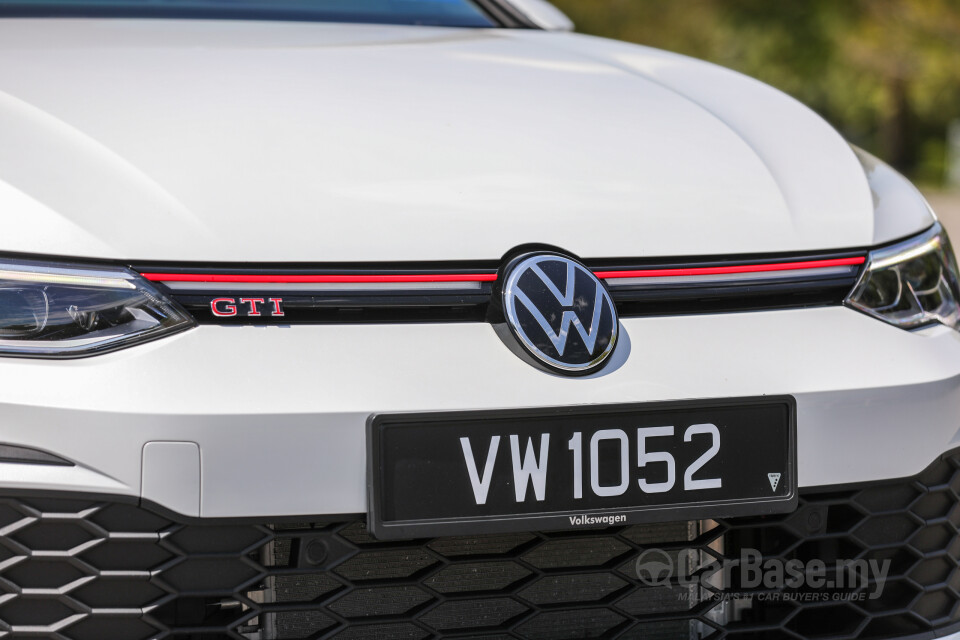 Volkswagen Golf GTI Mk8 (2022) Exterior