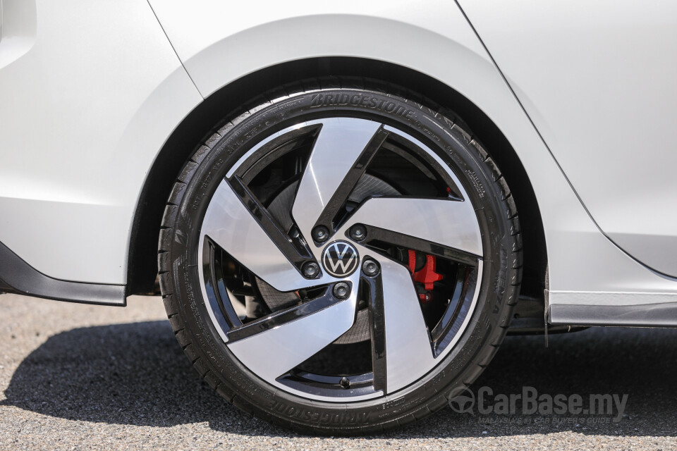 Volkswagen Golf GTI Mk8 (2022) Exterior