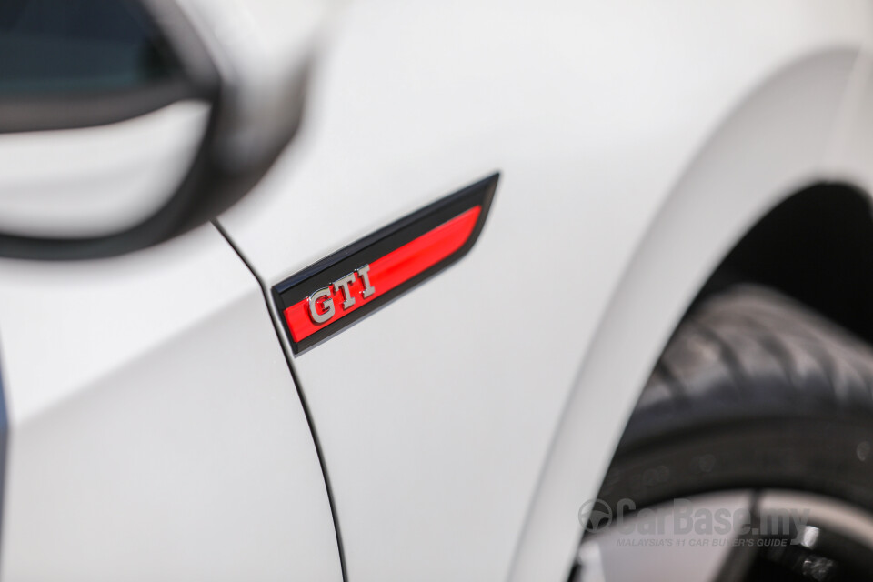 Volkswagen Golf GTI Mk8 (2022) Exterior