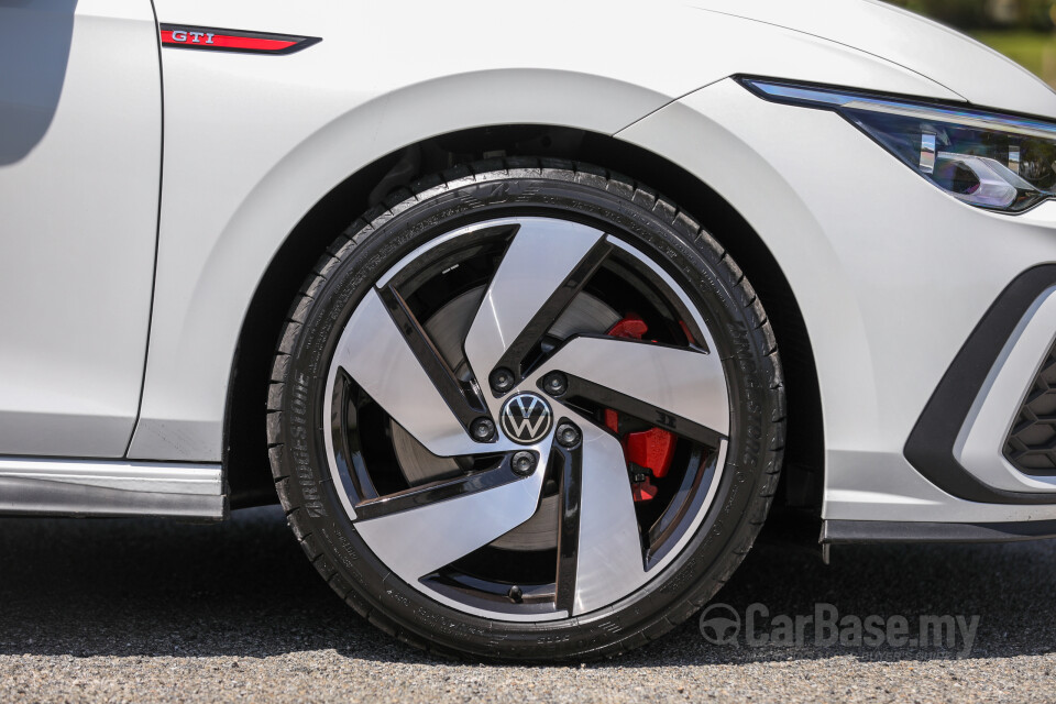 Volkswagen Golf GTI Mk8 (2022) Exterior