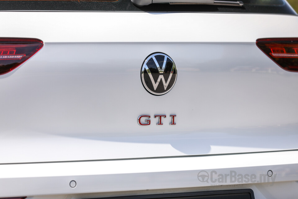 Volkswagen Golf GTI Mk8 (2022) Exterior