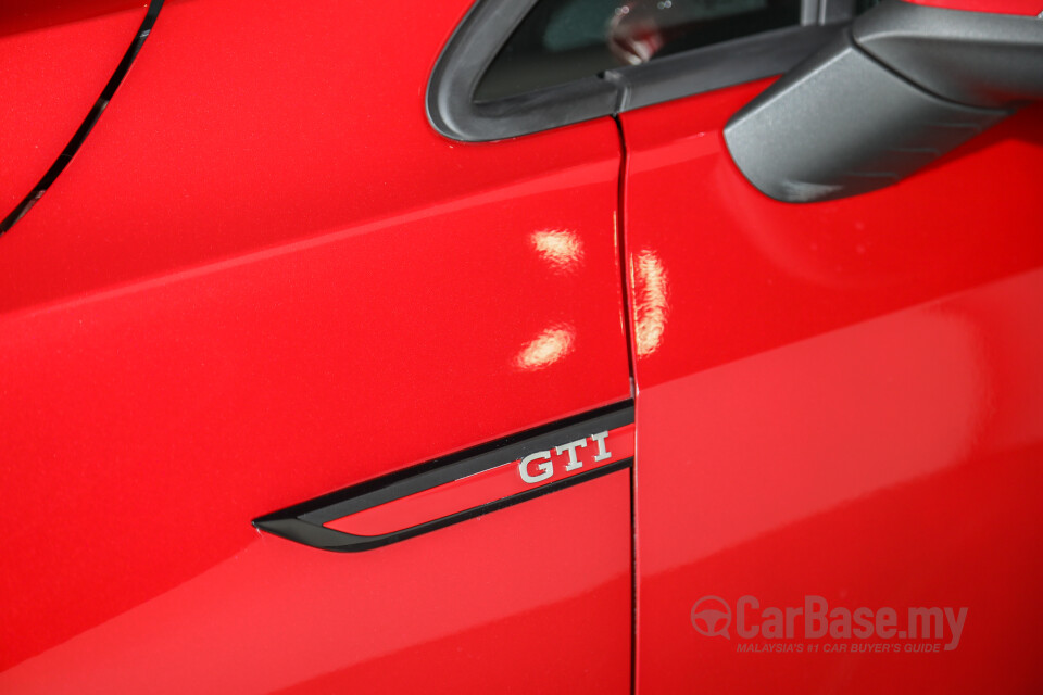 Volkswagen Golf GTI Mk8 (2022) Exterior