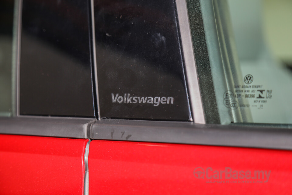 Volkswagen Golf GTI Mk8 (2022) Exterior