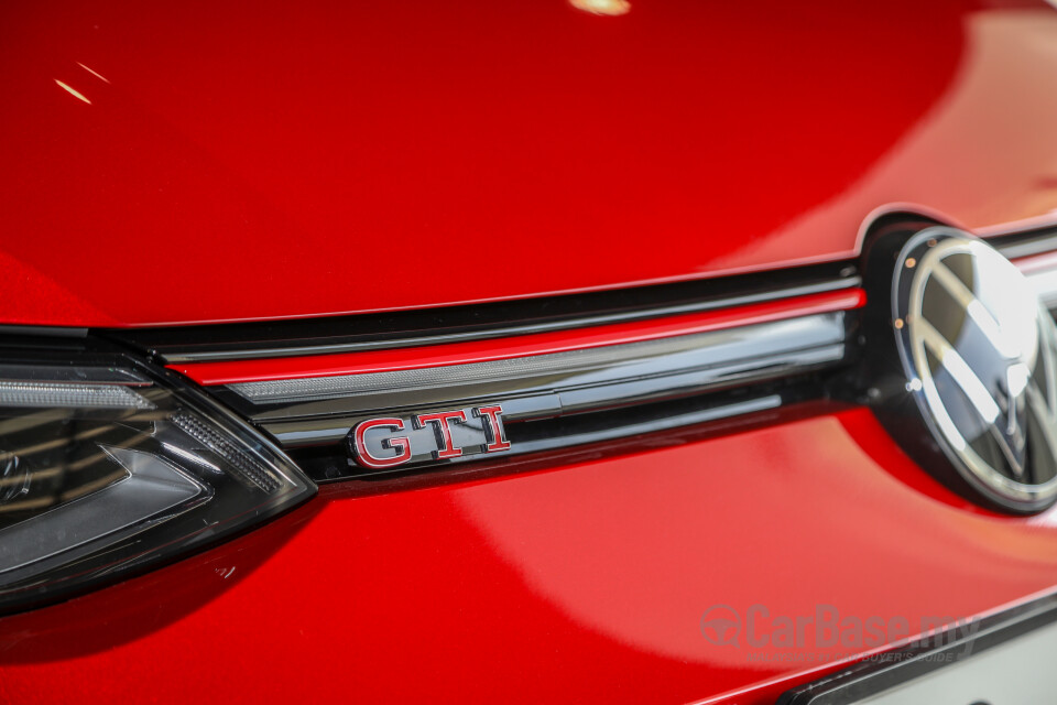 Volkswagen Golf GTI Mk8 (2022) Exterior