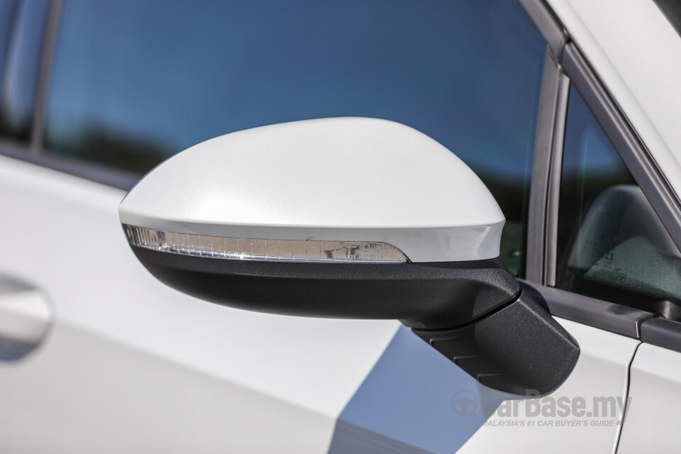 Volkswagen Golf GTI Mk8 (2022) Exterior