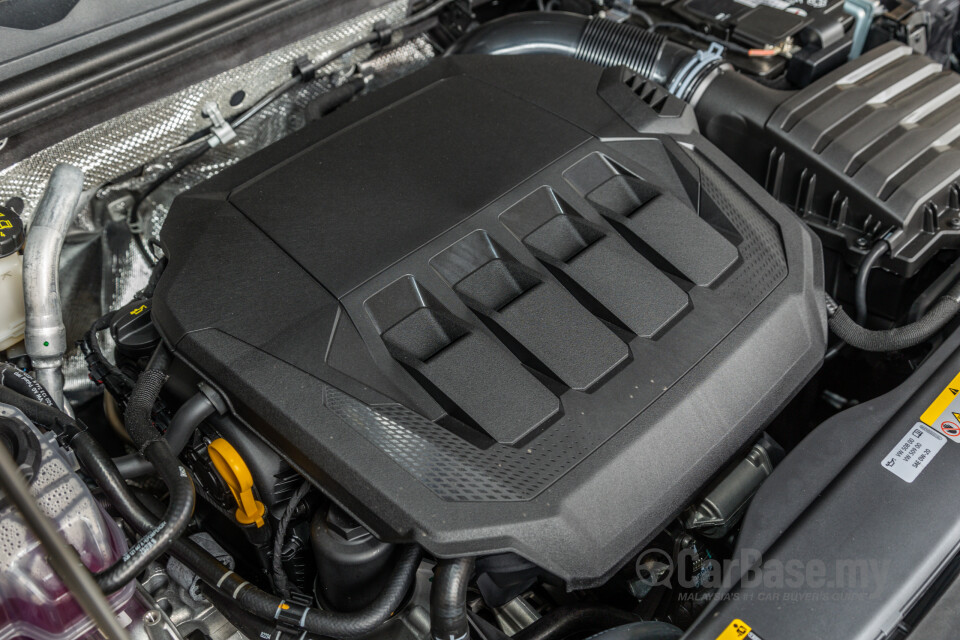 Volkswagen Golf GTI Mk8 (2022) Exterior