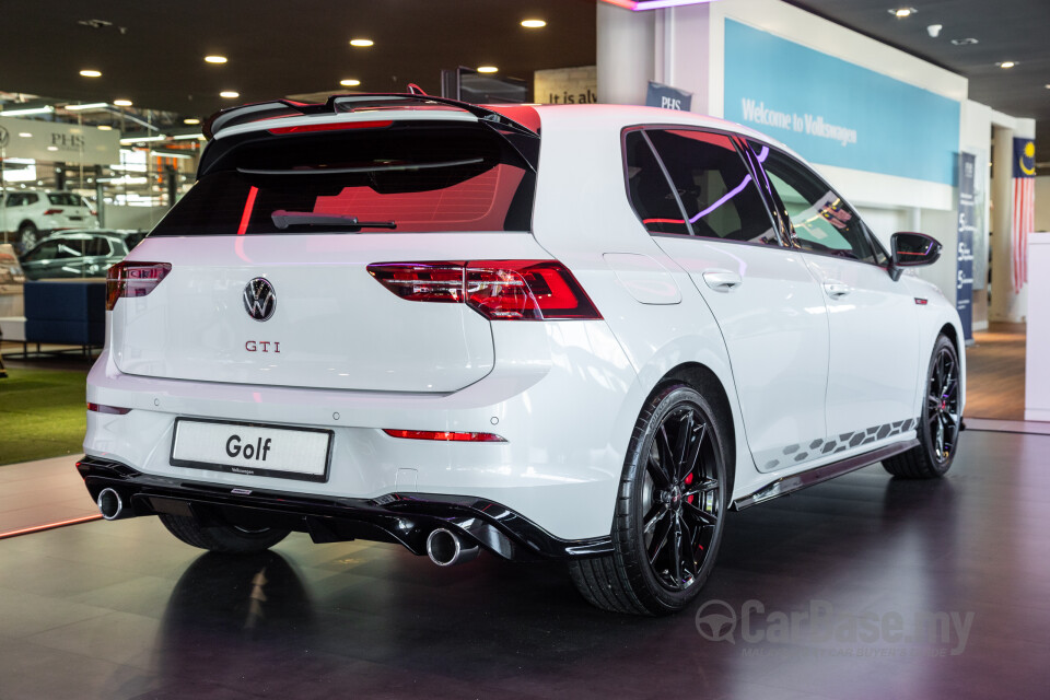 Volkswagen Golf GTI Mk8 (2022) Exterior