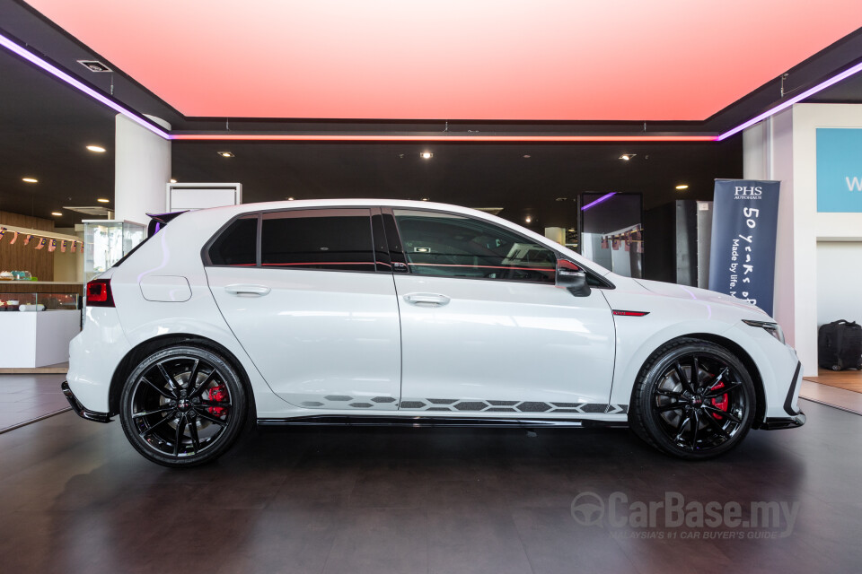 Volkswagen Golf GTI Mk8 (2022) Exterior