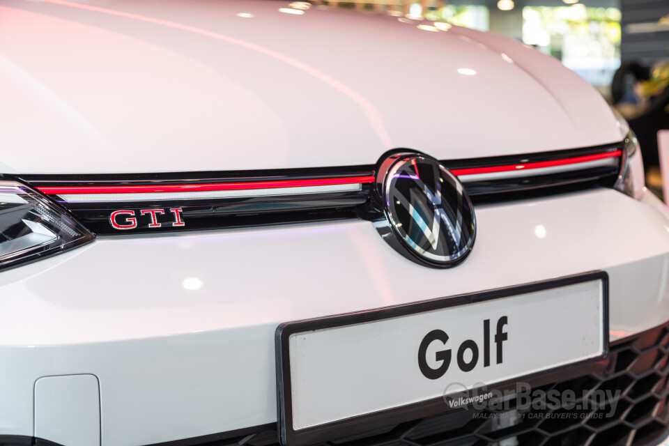 Volkswagen Golf GTI Mk8 (2022) Exterior