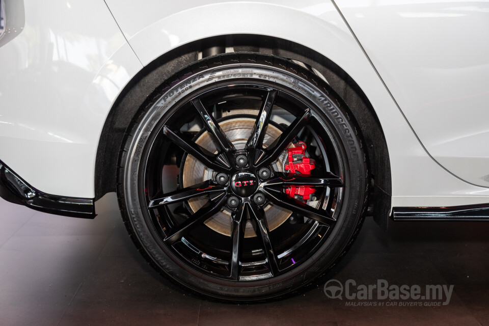 Volkswagen Golf GTI Mk8 (2022) Exterior