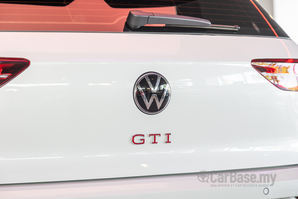Volkswagen Golf GTI Mk8 (2022) Exterior