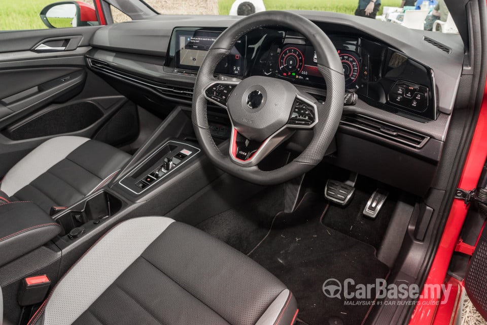 Volkswagen Golf GTI Mk8 (2022) Interior
