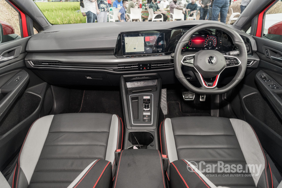 Volkswagen Golf GTI Mk8 (2022) Interior