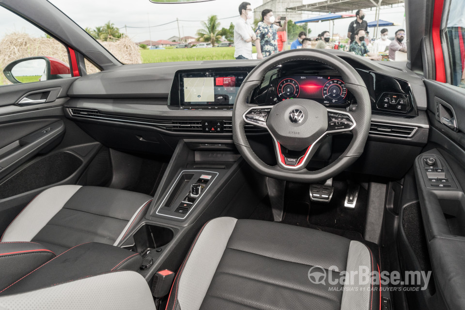 Volkswagen Golf GTI Mk8 (2022) Interior