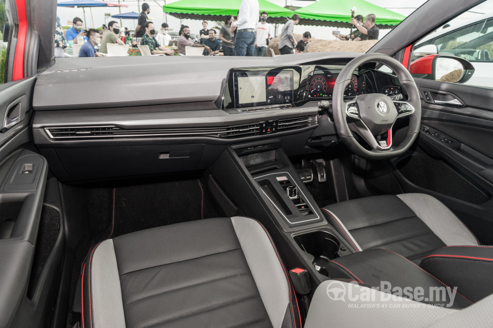 Volkswagen Golf GTI Mk8 (2022) Interior