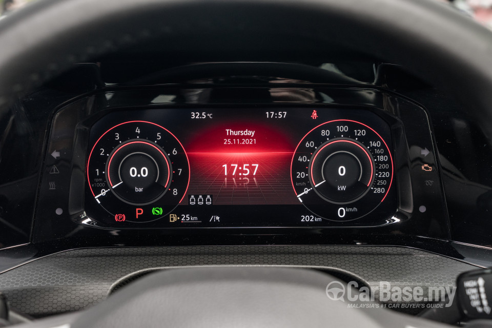 Volkswagen Golf GTI Mk8 (2022) Interior