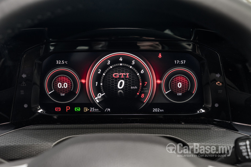 Volkswagen Golf GTI Mk8 (2022) Interior