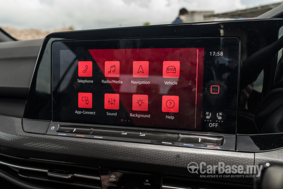 Volkswagen Golf GTI Mk8 (2022) Interior
